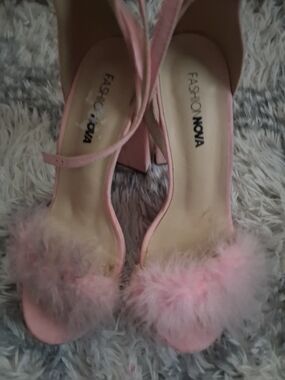 Fashion Nova Pink Feathered Block Heel Sandals